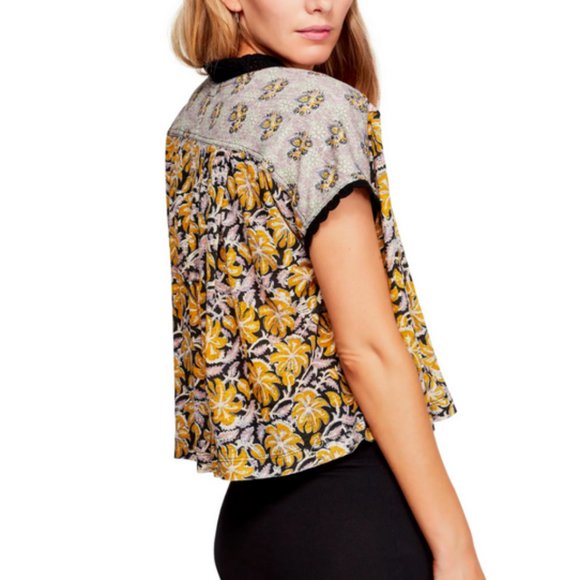 FREE PEOPLE SHORT SLEEVE BLACK LEILANI PRINTED CROP TOP - Picture 2 of 5